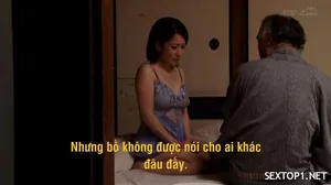Huấn luyện viên thể dục gạ tình em gái sau giờ tập