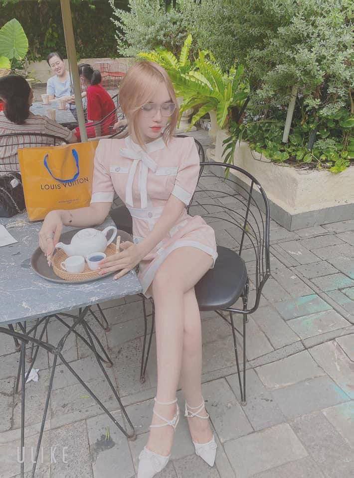 04 Em gái trung học thò mặt vào nhà vệ sinh công cộng để được bú cu + xuất tinh từ phía sau! Thịt tất con đĩ pussy Trường Xuân đào tạo học sinh JK