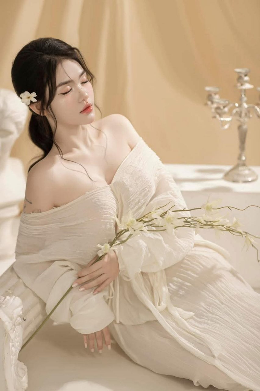 Chỉ mới 25 tuổi, trẻ trung và dịu dàng